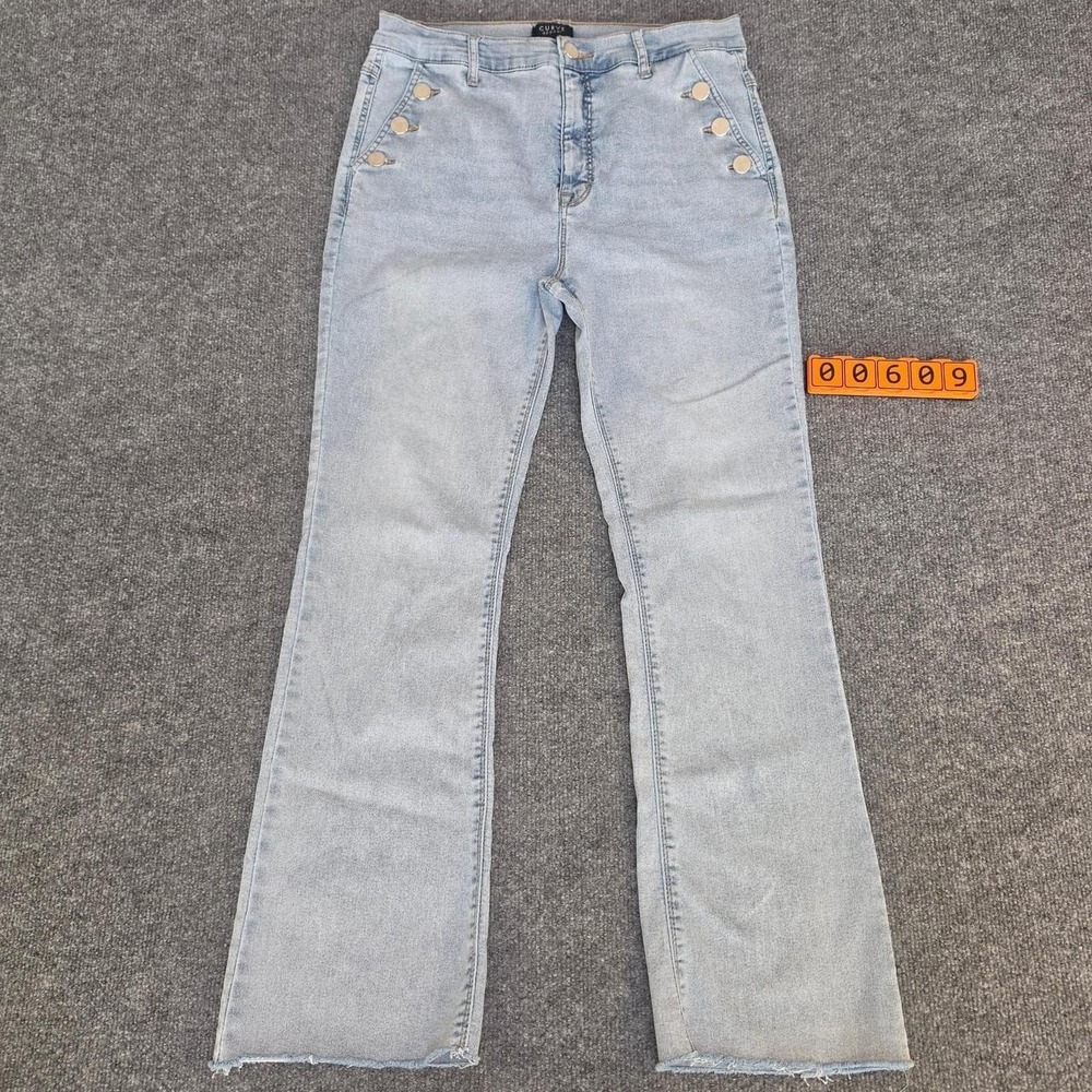 Curve Appeal light wash flare jean jeggings with button details, size 14/32.